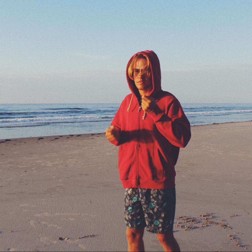 LAND’S END // L